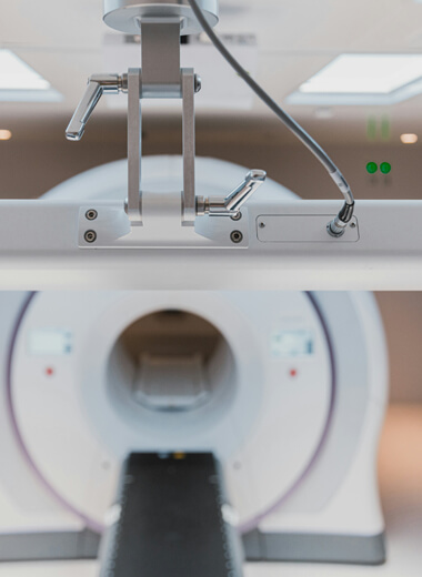 Medizintechniker für Geräte wie z.B. MRT, CT oder Röntgenapparate