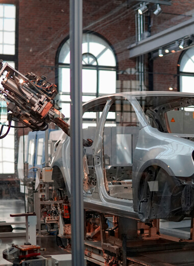 Production lines in the automotive industry (c) Lenny Kuhne, unsplash
