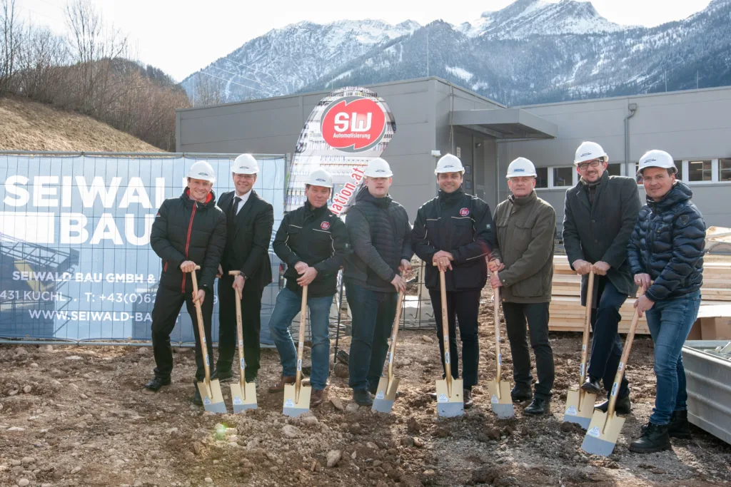 Ground-breaking ceremony for company building extension in Golling